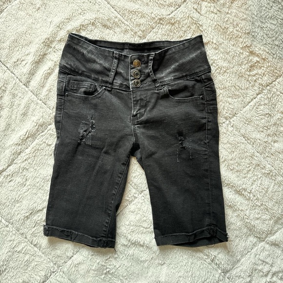 Black denim capris - Picture 2 of 4